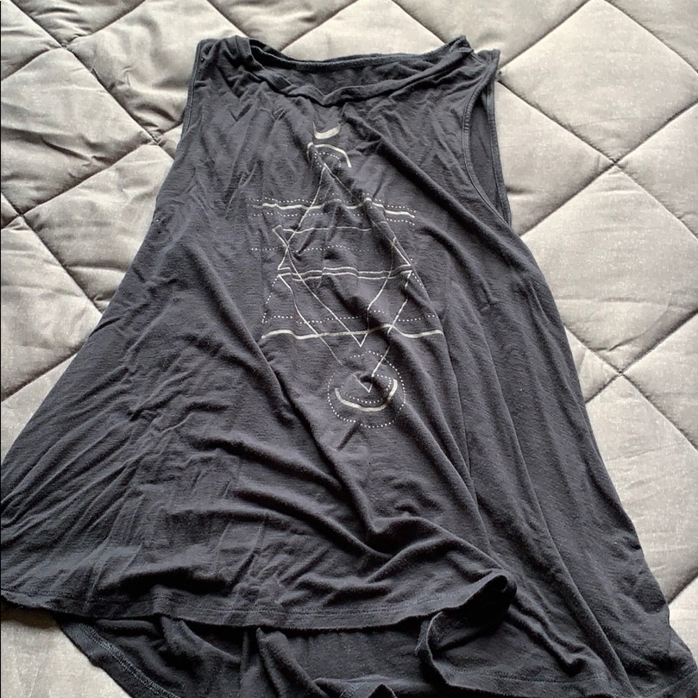 Swing tank top